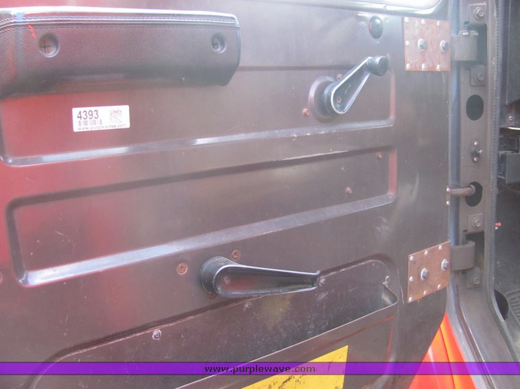 image for item 4393 1993 International 4900 6x4 tandem axle dump truck