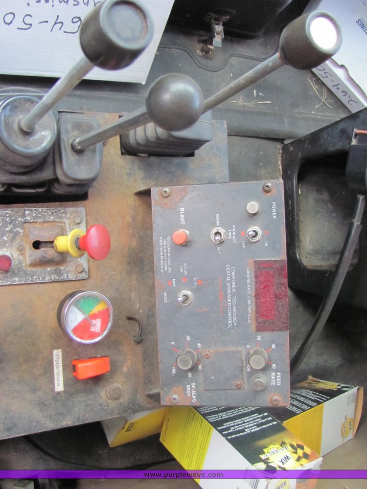 image for item 4393 1993 International 4900 6x4 tandem axle dump truck