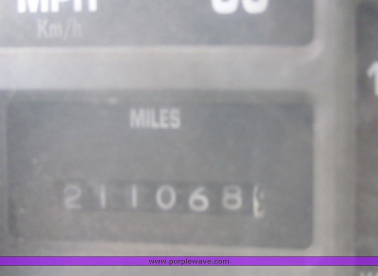 image for item 4393 1993 International 4900 6x4 tandem axle dump truck