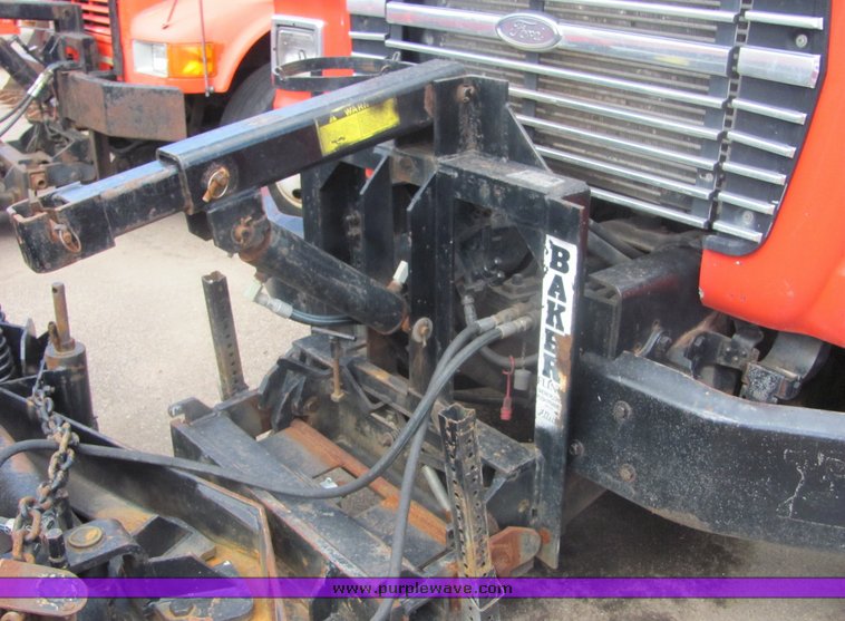 image for item 4394 1995 Ford LNT8000 dump truck