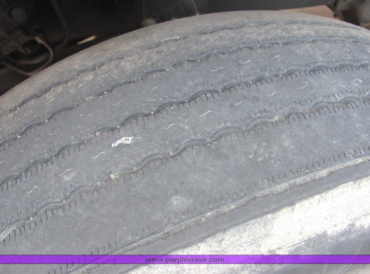 image for item 4394 1995 Ford LNT8000 dump truck