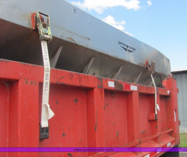 image for item 4394 1995 Ford LNT8000 dump truck