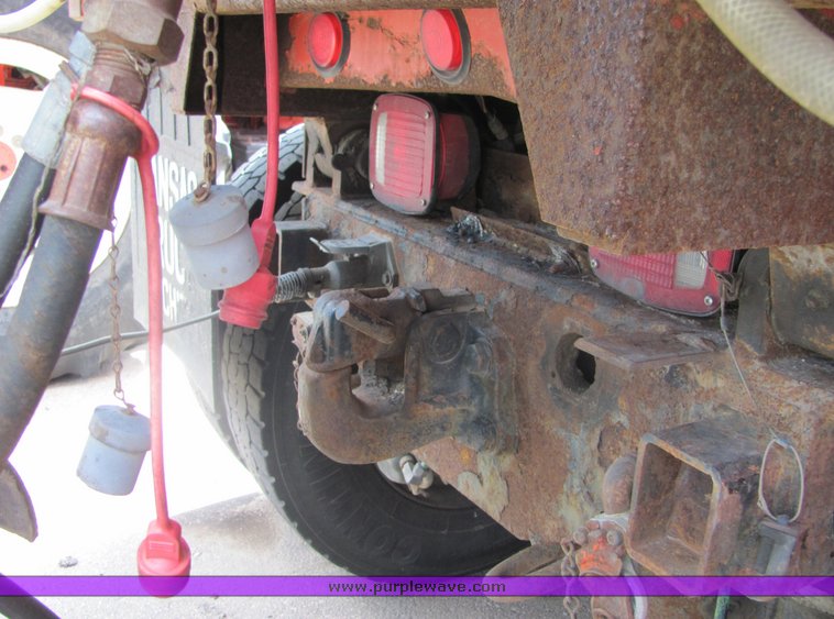 image for item 4394 1995 Ford LNT8000 dump truck