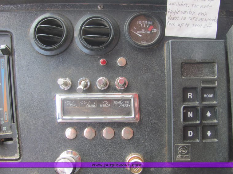 image for item 4394 1995 Ford LNT8000 dump truck