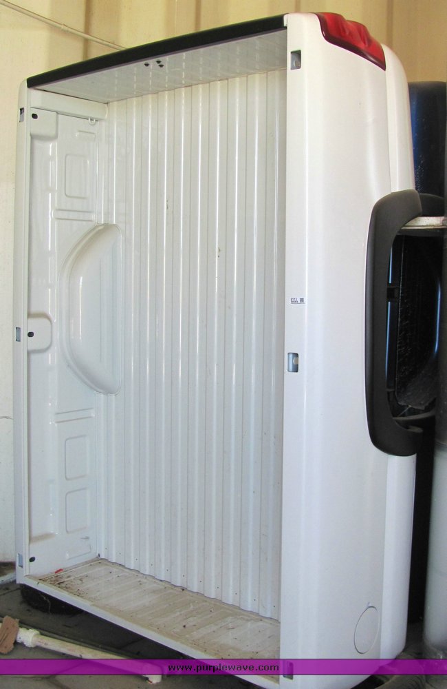 image for item 6113 2003 Chevrolet truck bed