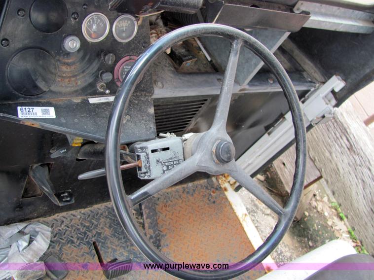 image for item 6127 1982 Cushman Haulster