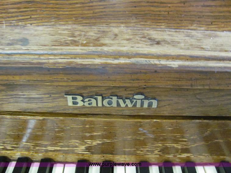 image for item 6140 Baldwin piano