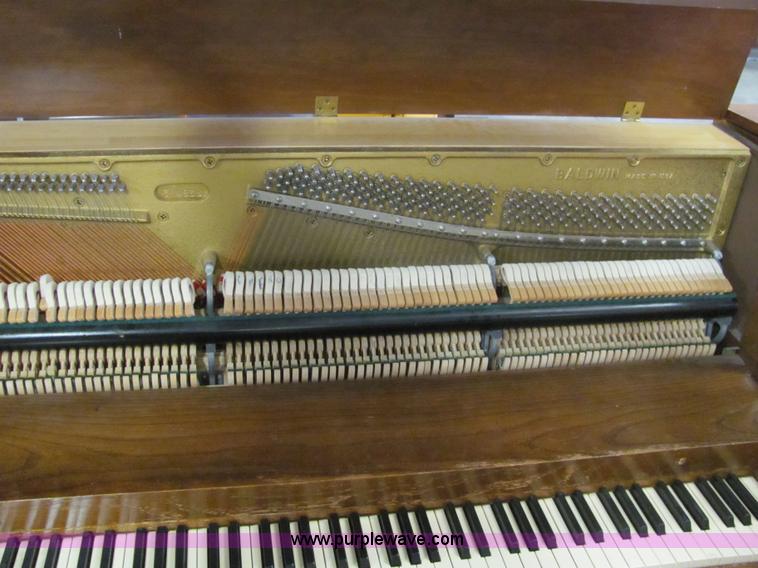 image for item 6140 Baldwin piano