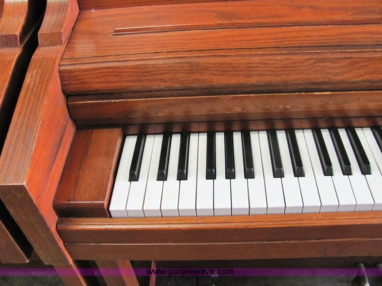 image for item 6142 Kimball piano