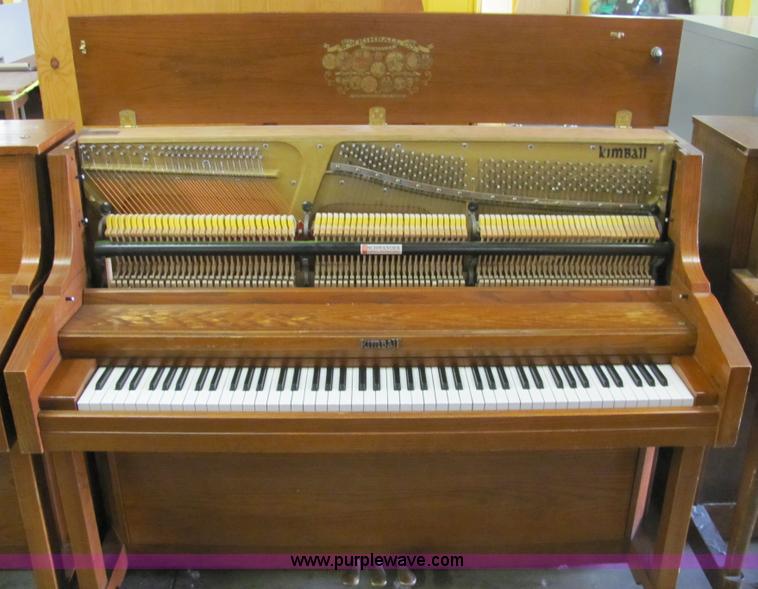 image for item 6142 Kimball piano