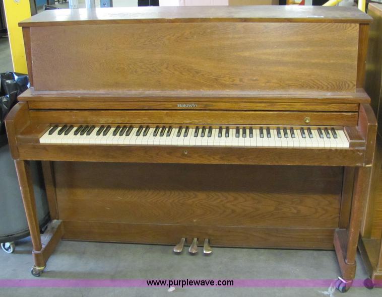 image for item 6144 Baldwin piano