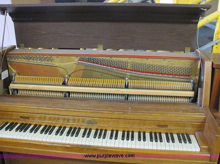 image for item 6145 Wurlitzer piano