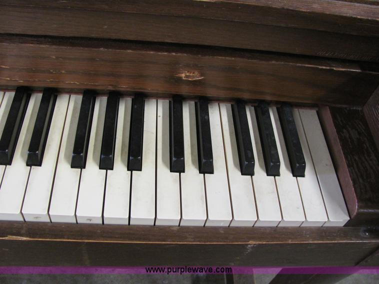 image for item 6147 Hamilton piano