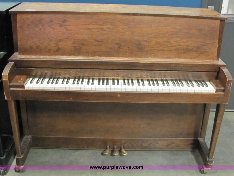 image for item 6150 Baldwin piano