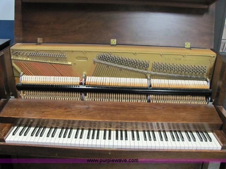 image for item 6150 Baldwin piano