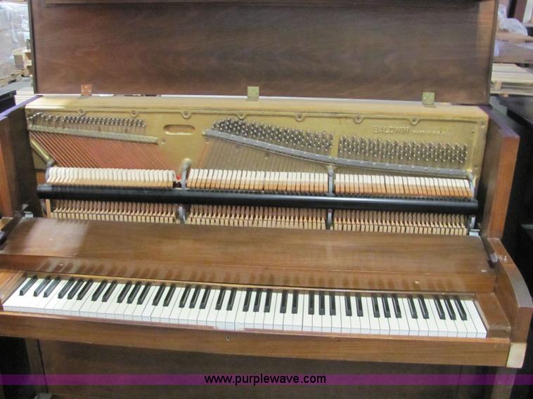 image for item 6152 Hamilton piano