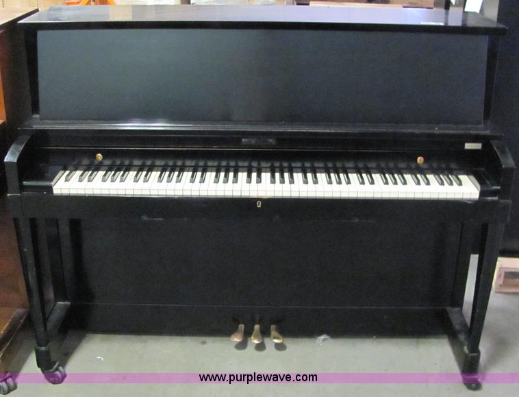 image for item 6153 Hamilton piano