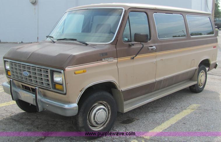 image for item 6169 1984 Ford Club Wagon E250