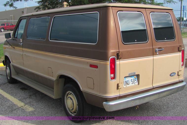 image for item 6169 1984 Ford Club Wagon E250