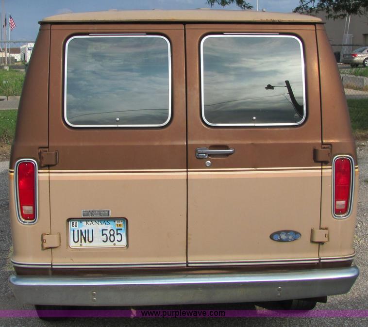 image for item 6169 1984 Ford Club Wagon E250