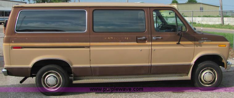 image for item 6169 1984 Ford Club Wagon E250