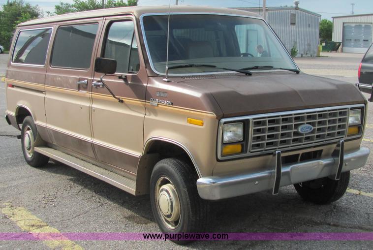 image for item 6169 1984 Ford Club Wagon E250