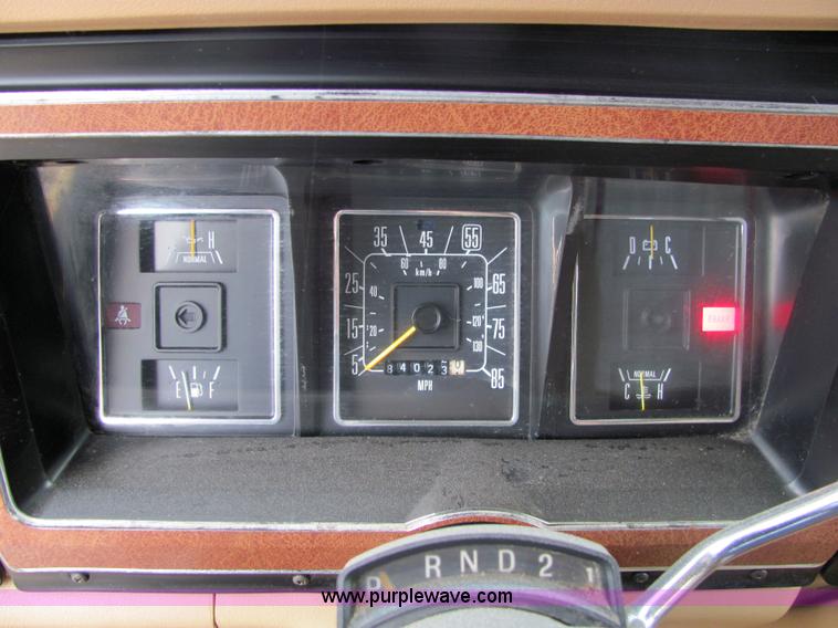 image for item 6169 1984 Ford Club Wagon E250