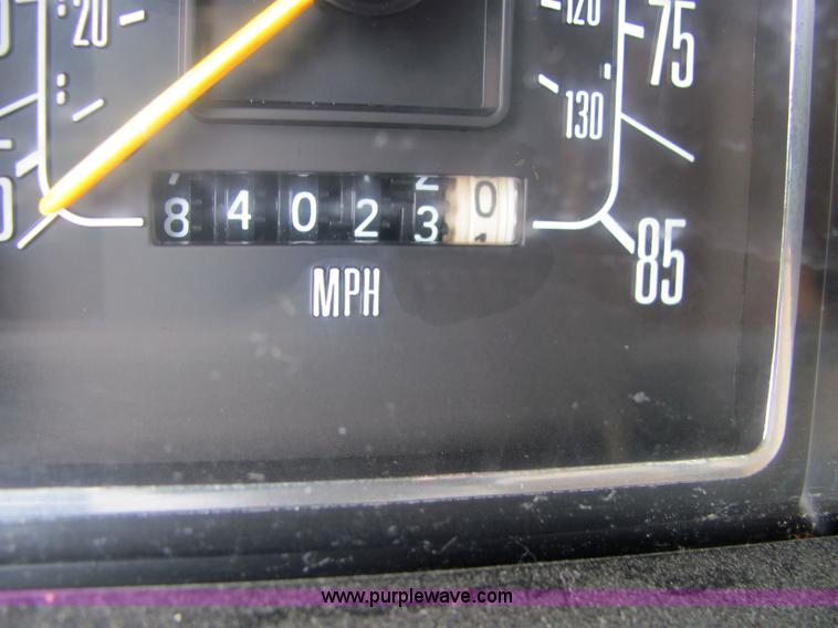 image for item 6169 1984 Ford Club Wagon E250