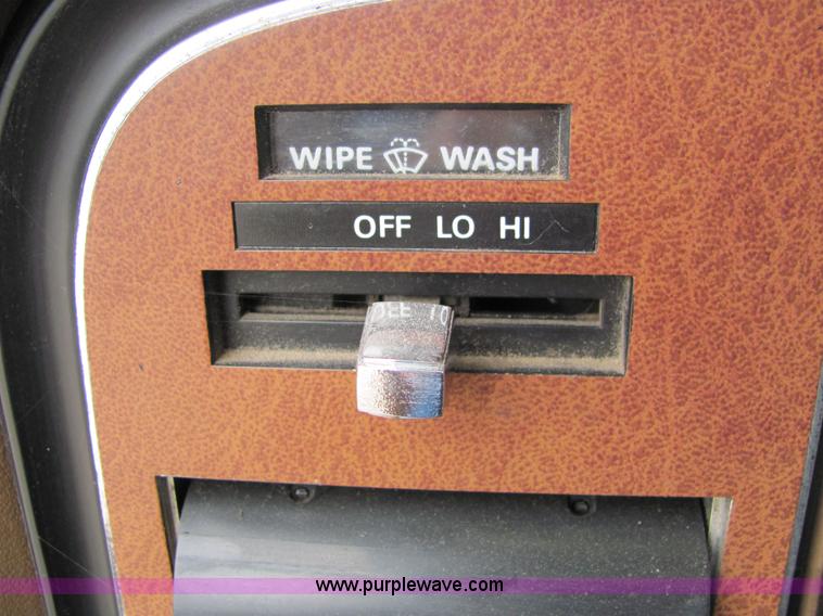 image for item 6169 1984 Ford Club Wagon E250