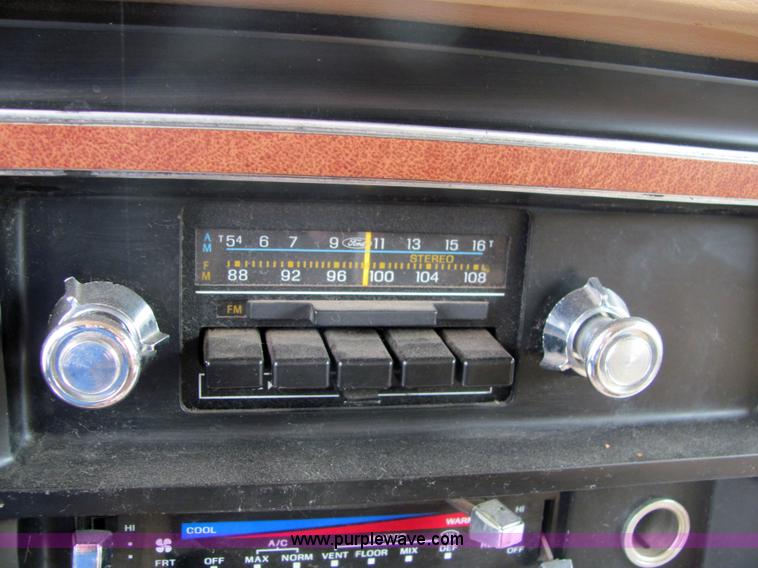 image for item 6169 1984 Ford Club Wagon E250