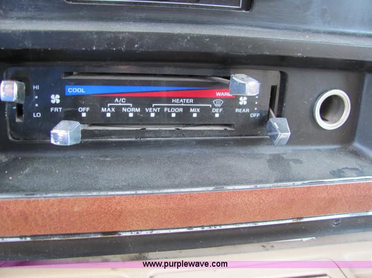 image for item 6169 1984 Ford Club Wagon E250