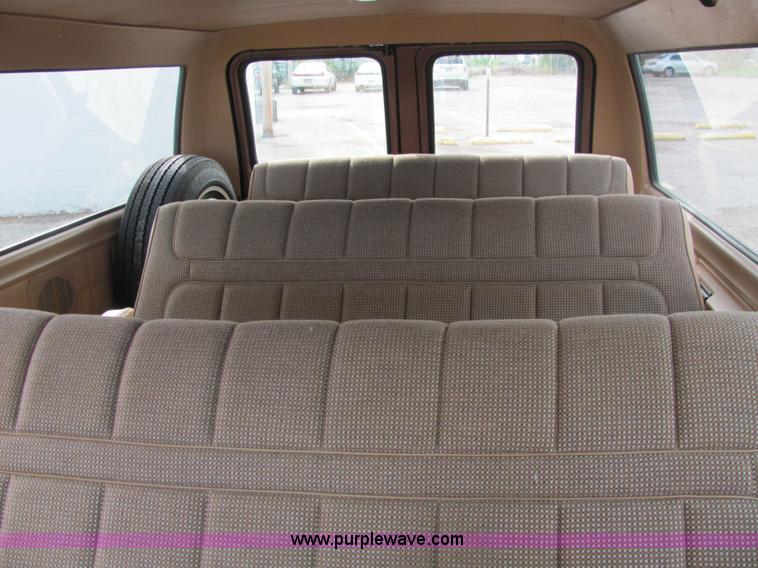 image for item 6169 1984 Ford Club Wagon E250