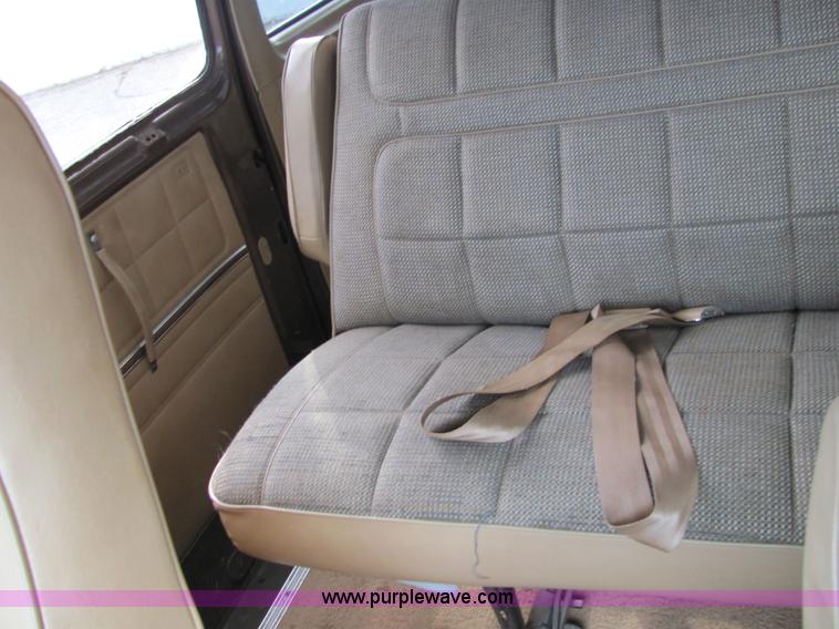 image for item 6169 1984 Ford Club Wagon E250