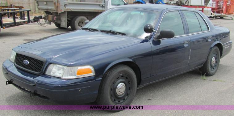 image for item 6183 2004 Ford Crown Victoria Police Interceptor