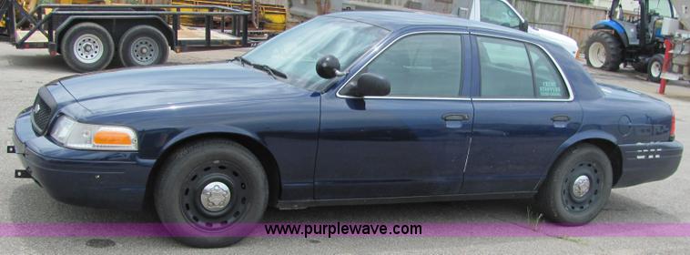 image for item 6183 2004 Ford Crown Victoria Police Interceptor