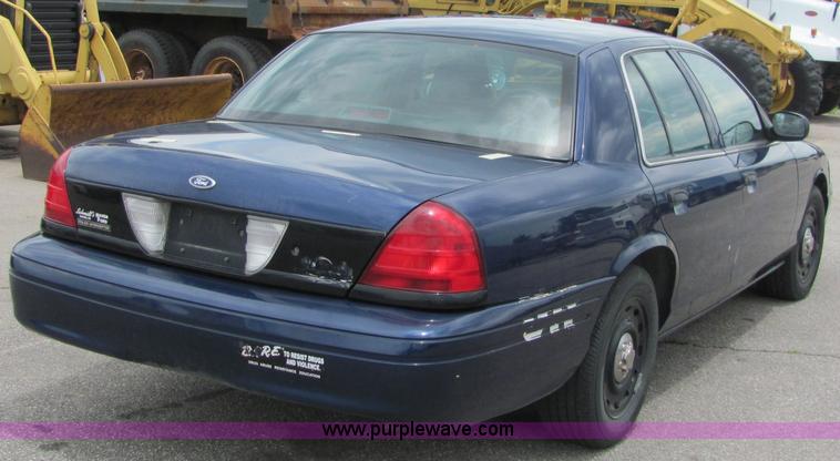 image for item 6183 2004 Ford Crown Victoria Police Interceptor