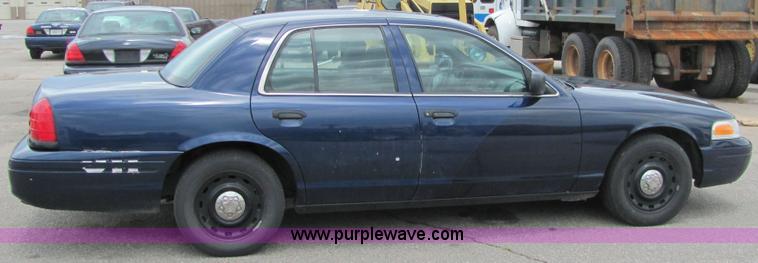 image for item 6183 2004 Ford Crown Victoria Police Interceptor