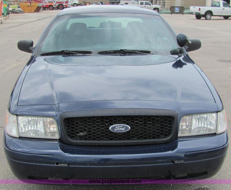 image for item 6183 2004 Ford Crown Victoria Police Interceptor