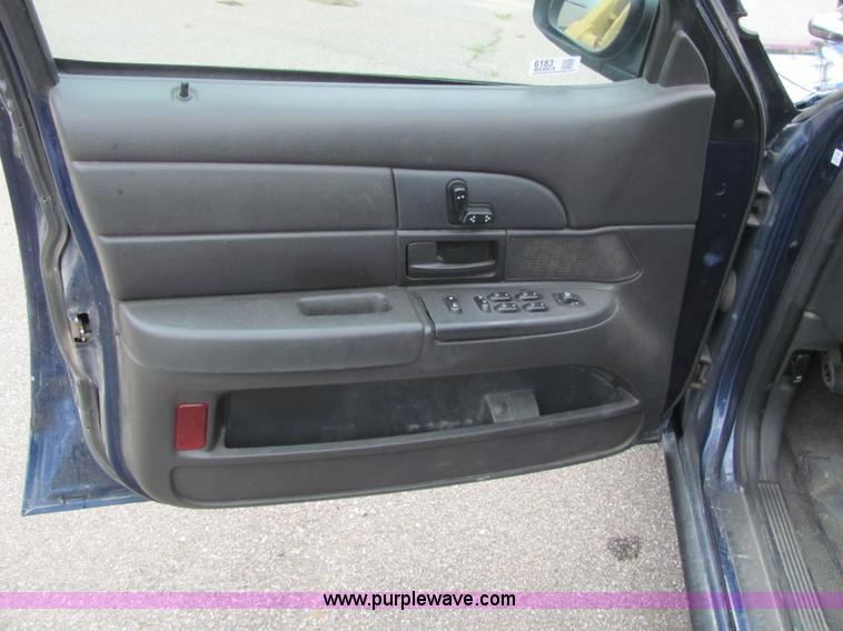 image for item 6183 2004 Ford Crown Victoria Police Interceptor