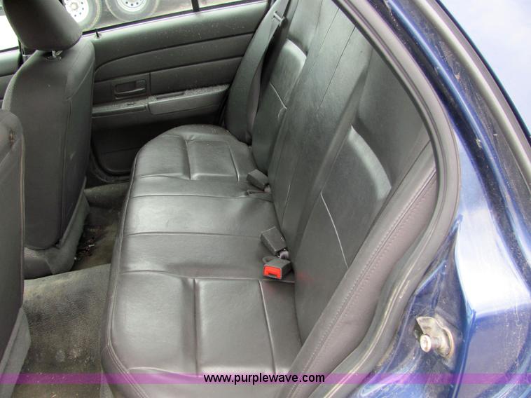 image for item 6183 2004 Ford Crown Victoria Police Interceptor