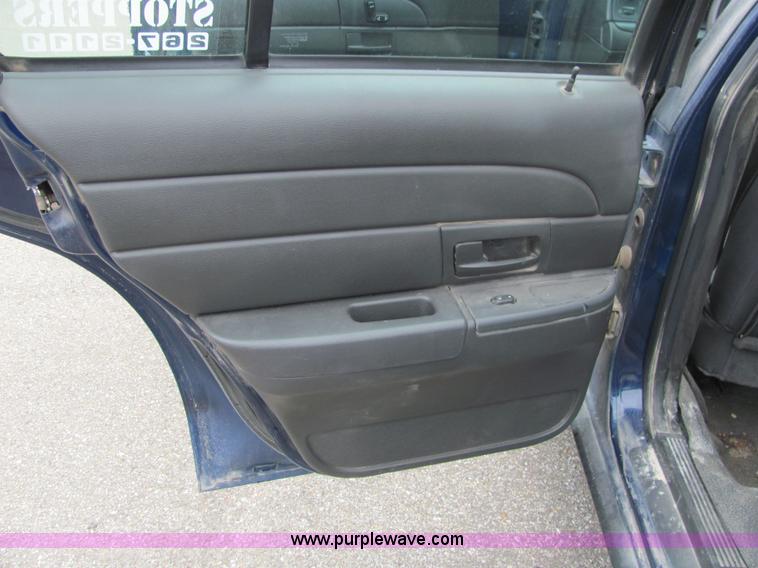 image for item 6183 2004 Ford Crown Victoria Police Interceptor
