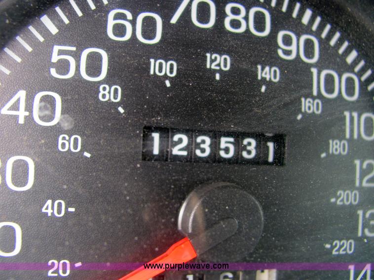 image for item 6183 2004 Ford Crown Victoria Police Interceptor