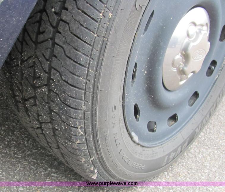 image for item 6183 2004 Ford Crown Victoria Police Interceptor