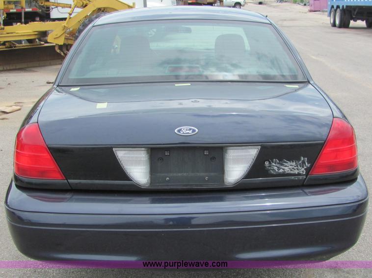 image for item 6184 2003 Ford Crown Victoria Police Interceptor