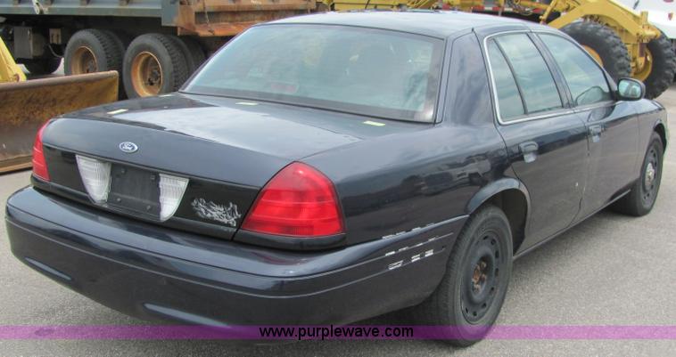 image for item 6184 2003 Ford Crown Victoria Police Interceptor