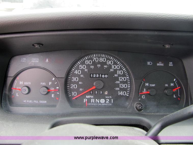 image for item 6184 2003 Ford Crown Victoria Police Interceptor