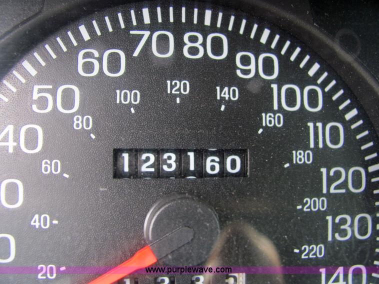 image for item 6184 2003 Ford Crown Victoria Police Interceptor