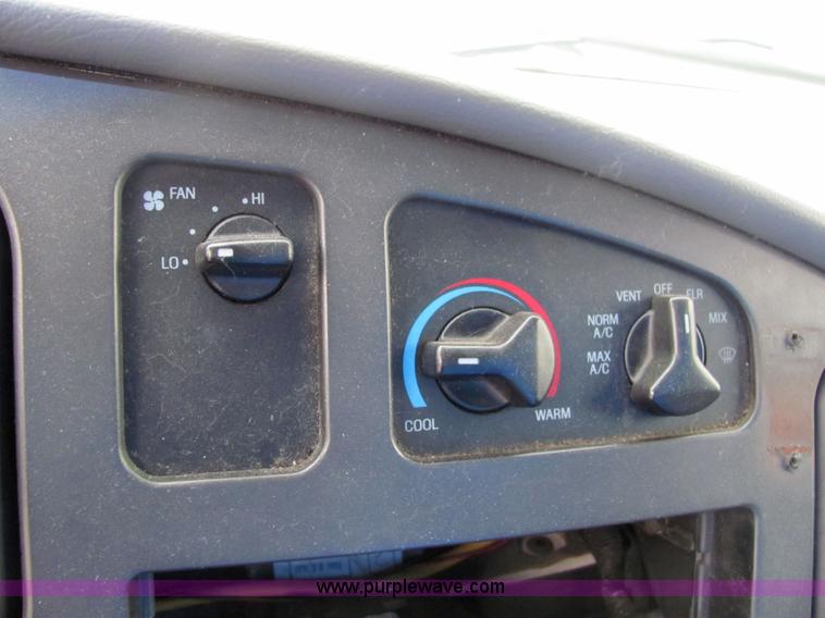 image for item 6186 2003 Ford E450 Super Duty ambulance