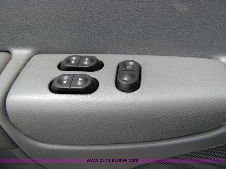 image for item 6186 2003 Ford E450 Super Duty ambulance