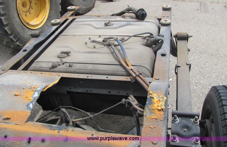 image for item 6186 2003 Ford E450 Super Duty ambulance